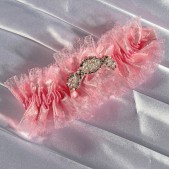 Подвязка невесты с жемчугом и кружевом